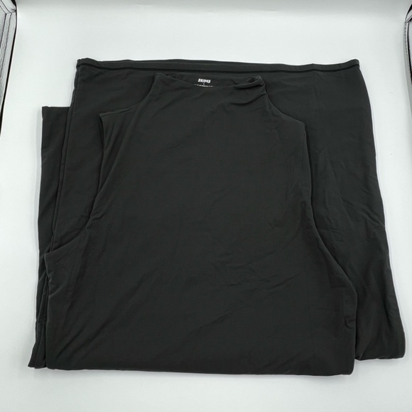 SKIMS FITS EVERYBODY SLEEVELESS MOCK NECK DRESS - Picture 3 of 5